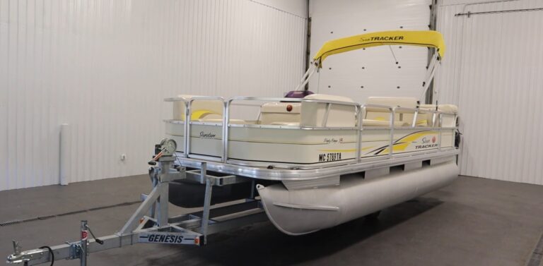 2007 Sun Tracker Bass Buggy 18 used pontoon boat