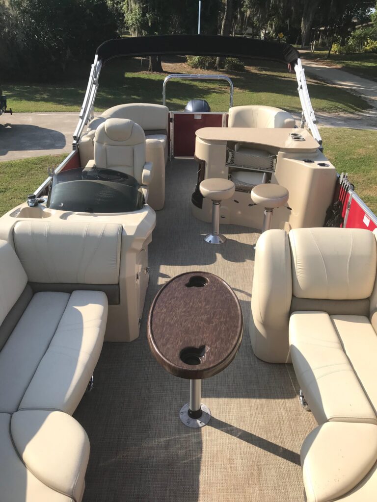 2016 Starcraft CX23 RE used pontoon boat with luxury seating
