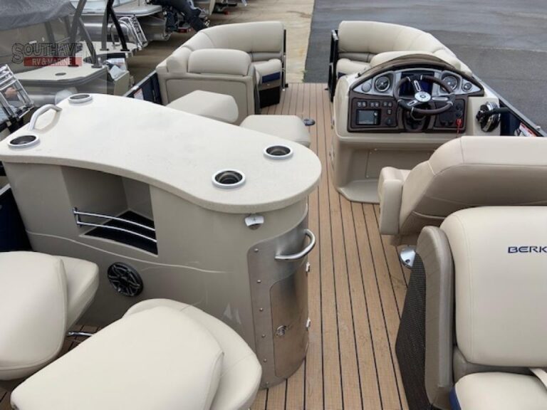 2019 Berkshire 23E STS 2.75 used pontoon boat