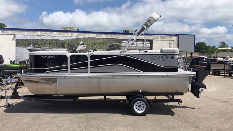 2019 G3 V20c Sun Catcher used pontoon boat.